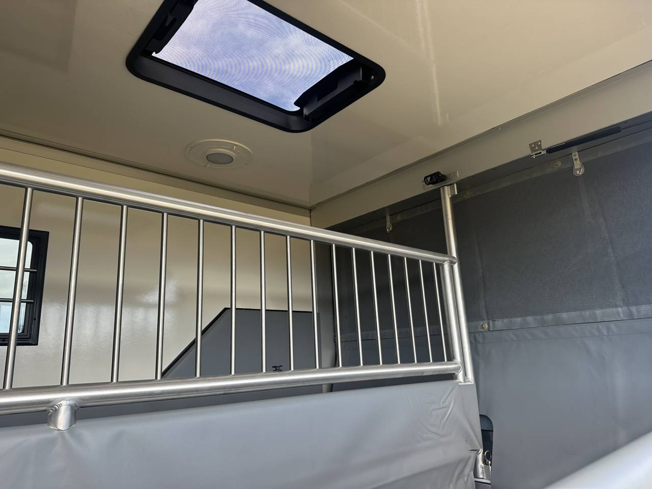 Horsebox HGV Iveco IVECO DAILY 35-210 HI-MATIC MSG STALLION LIGHT 2026 New