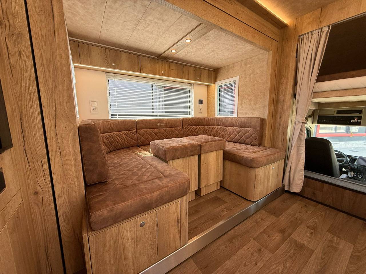 Horsebox NON-HGV HTIs VOLVO FM 500 HTI PROFESSIONAL 5 2026 New