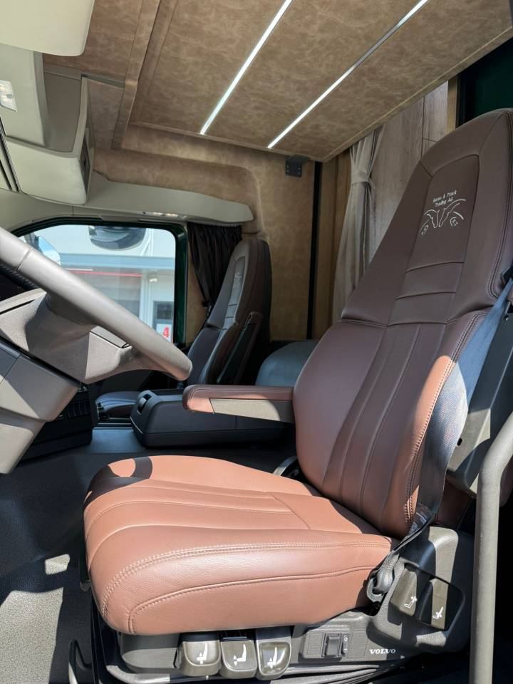 Horsebox NON-HGV HTIs VOLVO FM 500 HTI PROFESSIONAL 5 2026 New