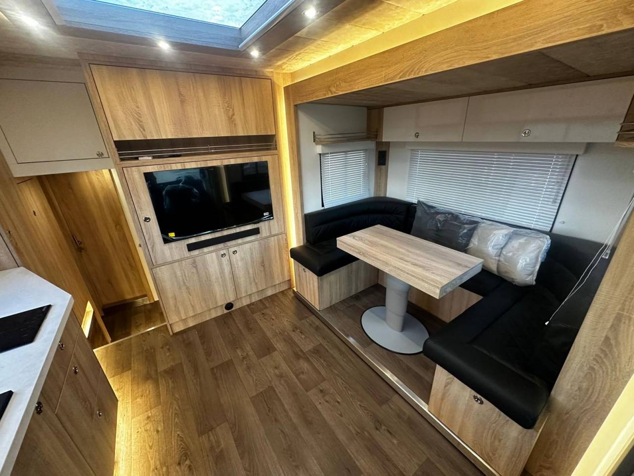 Horsebox NON-HGV HTIs SCANIA S460 HTI PROFESSIONAL 7 2026 New