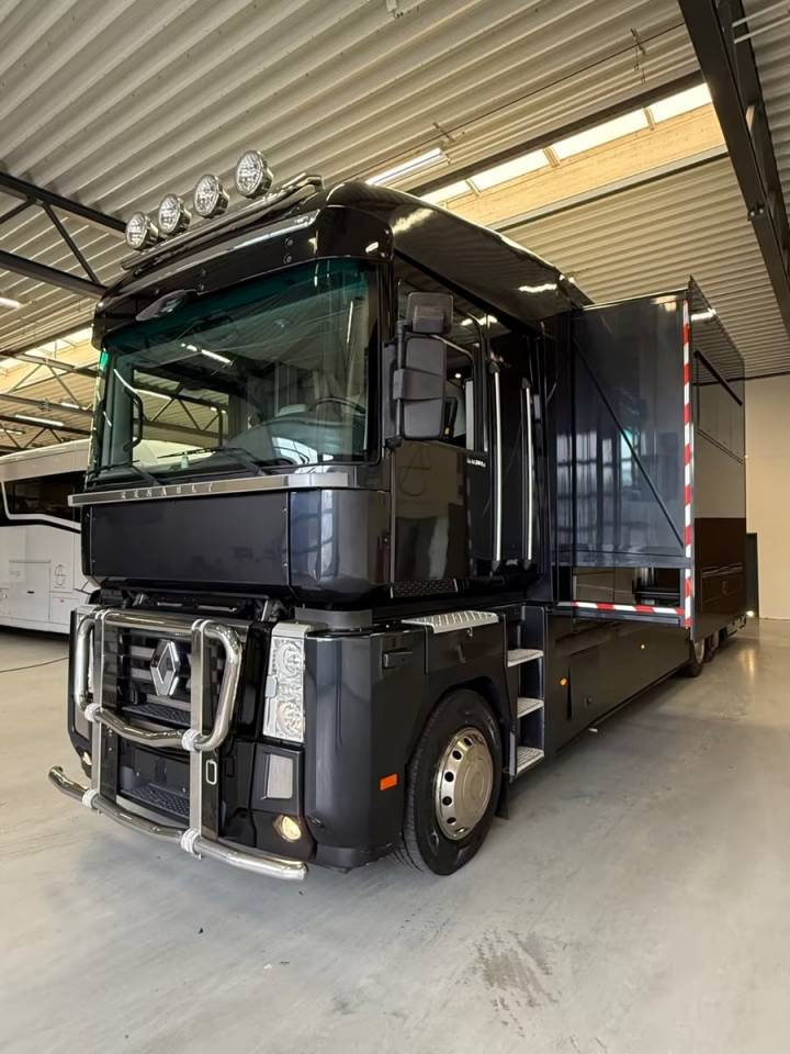 Horsebox NON-HGV Renault RENAULT MAGNUM 480 STX 5 HORSES POP OUT 2011 Used