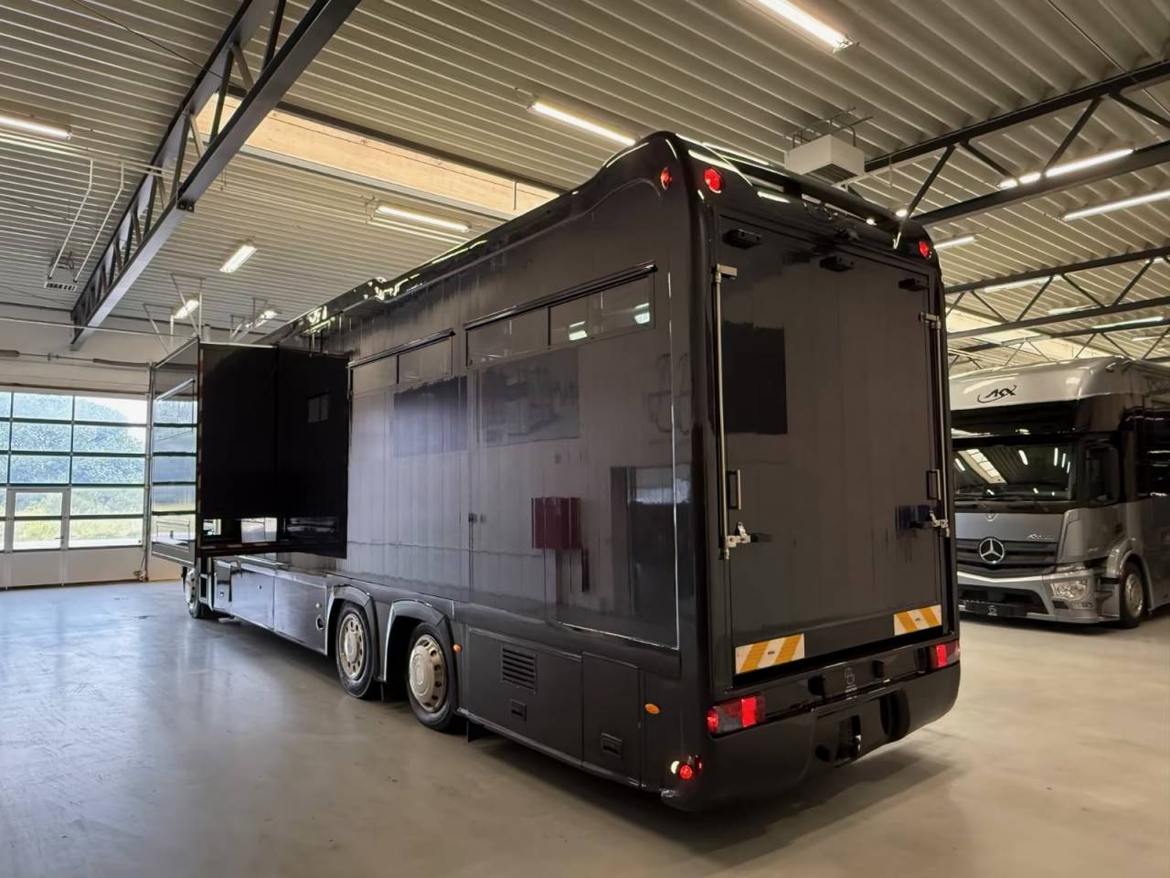 Horsebox NON-HGV Renault RENAULT MAGNUM 480 STX 5 HORSES POP OUT 2011 Used