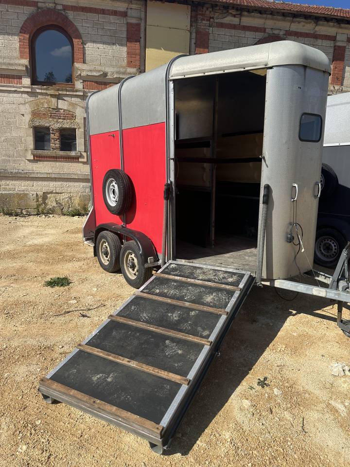 Horse trailer Ifor Williams HB505R 2 Stalls 1986 Used