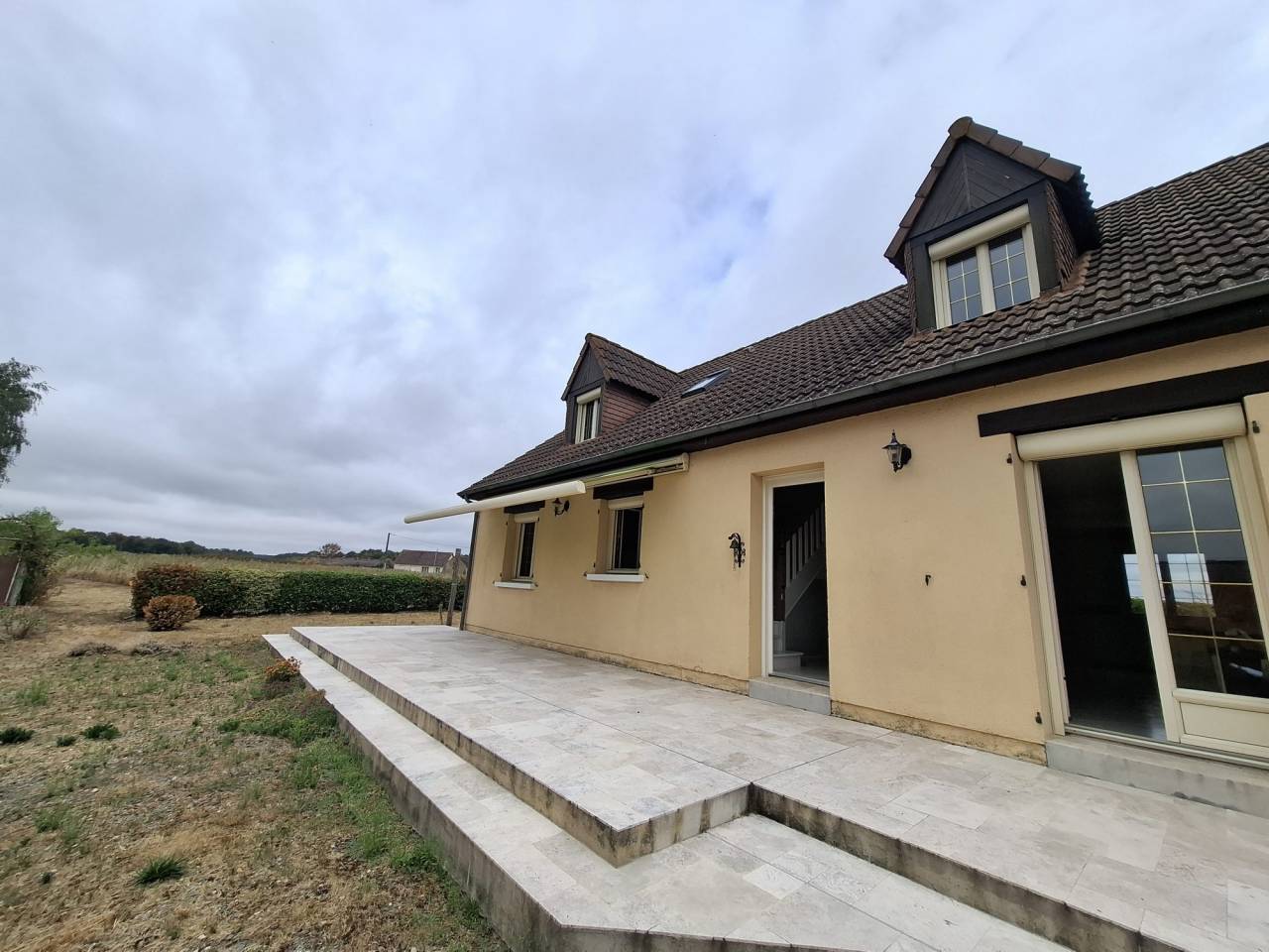 Livery yard  Sarthe