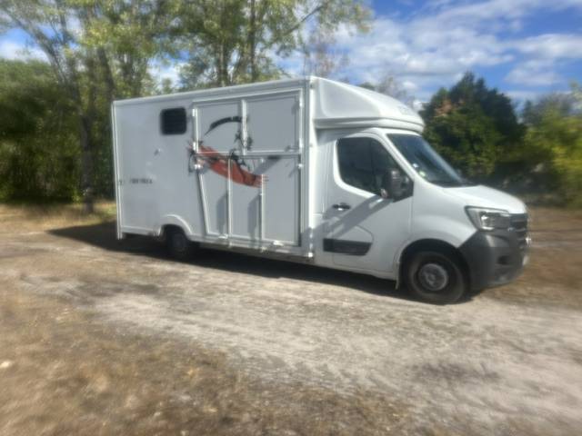 Horsebox HGV Renault master 2020 Used