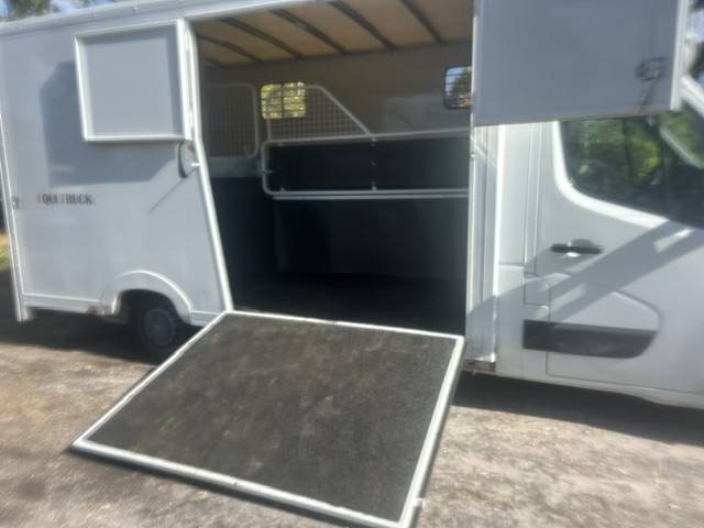 Horsebox HGV Renault master 2020 Used