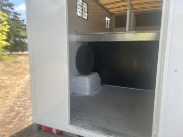 Horsebox HGV Renault master 2020 Used