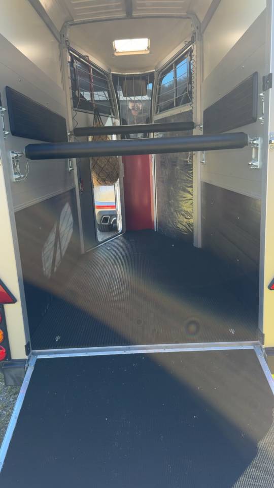 Horse trailer Ifor Williams HBX 403 1,5 Stalls 2024 Used