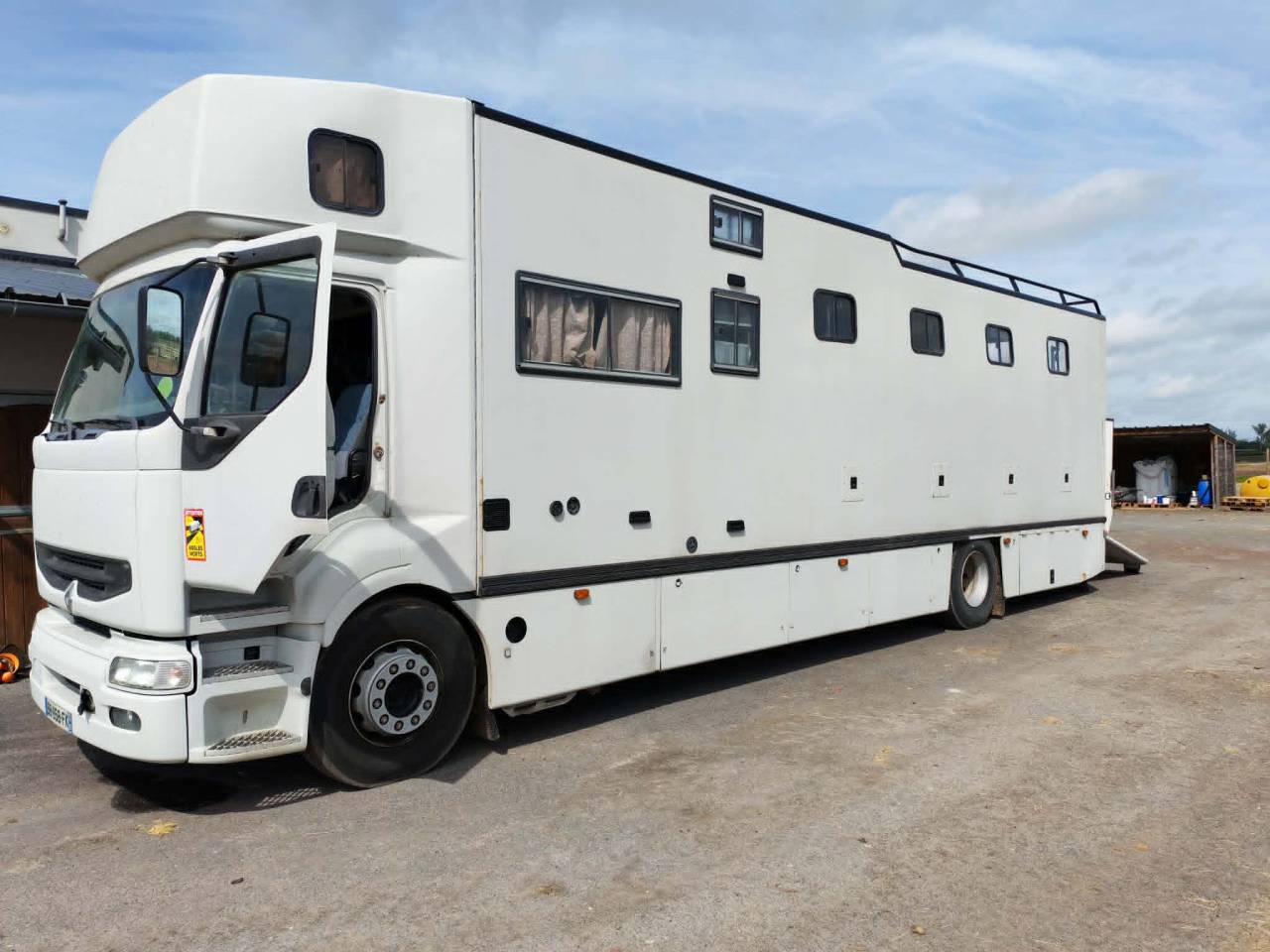 Horsebox NON-HGV Renault RENAULT PREMIUM 1999 Used