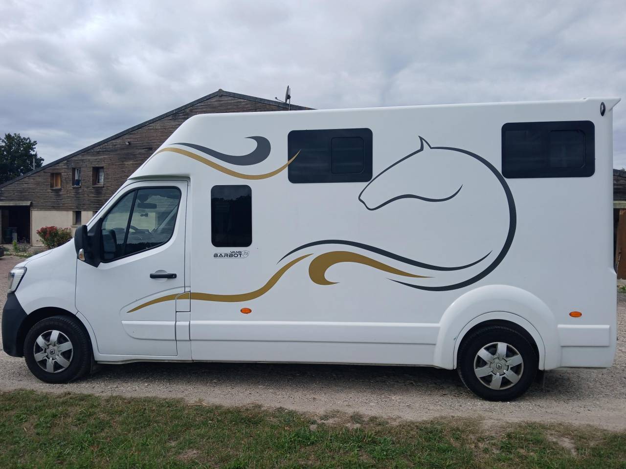 Horsebox HGV Barbot Renault master 2021 Used
