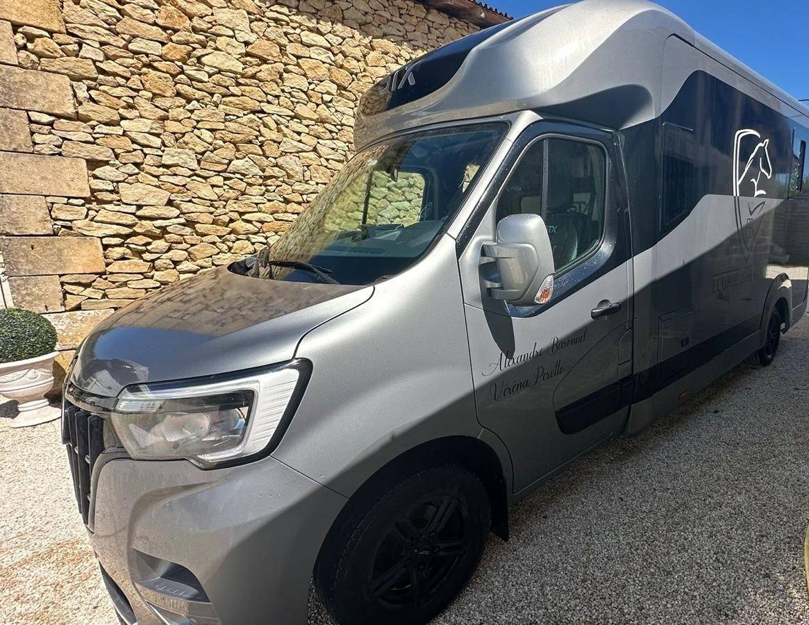 Horsebox HGV Renault STX 2023 Used