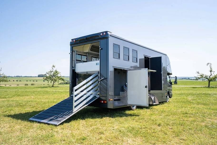 Horsebox NON-HGV Anka DAIMLER FUSO CANTER 7C18 ANKA POP OUT 2026 New