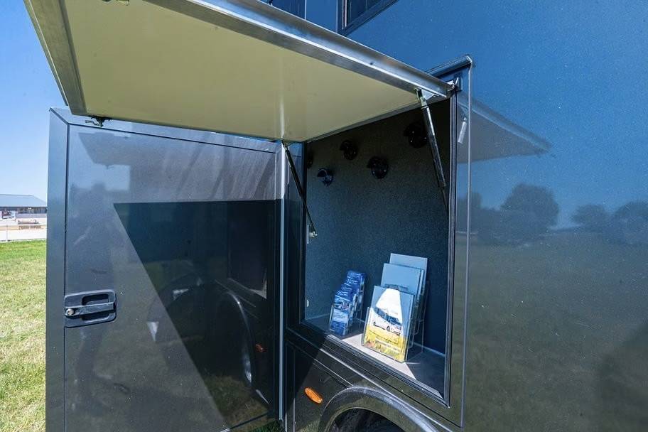 Horsebox NON-HGV Anka DAIMLER FUSO CANTER 7C18 ANKA POP OUT 2026 New