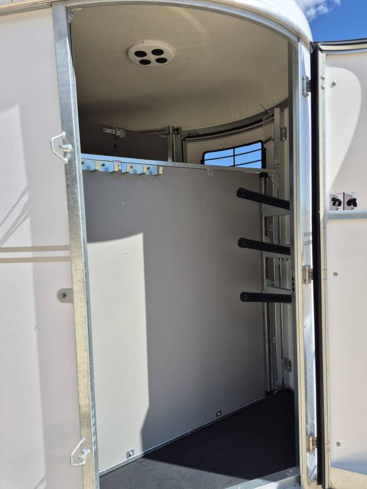 Horse trailer Fautras oblic +3 3 Stalls 2026 New