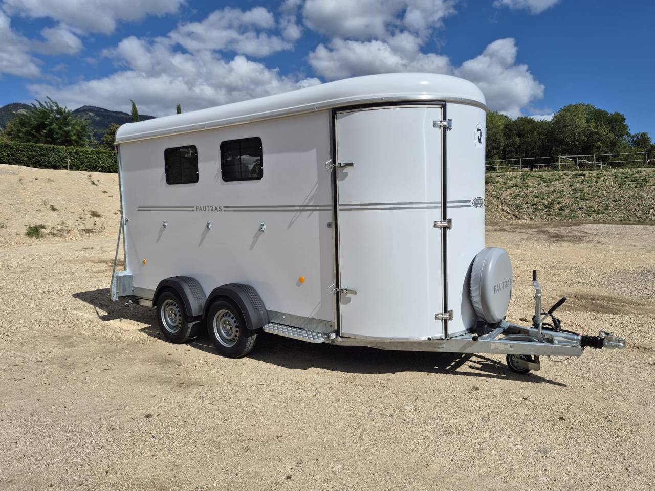 Horse trailer Fautras oblic +3 3 Stalls 2026 New