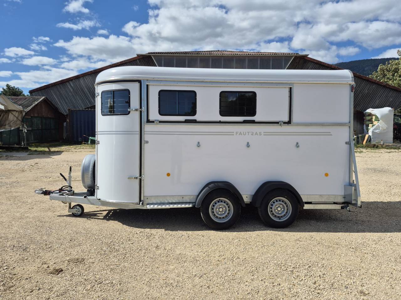 Horse trailer Fautras oblic +3 3 Stalls 2026 New