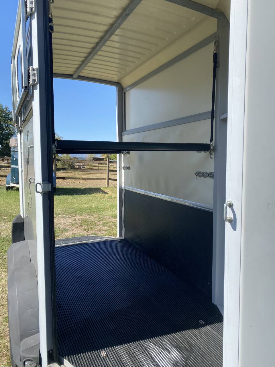 Horse trailer Ifor Williams HB403 1,5 Stalls 2013 Used