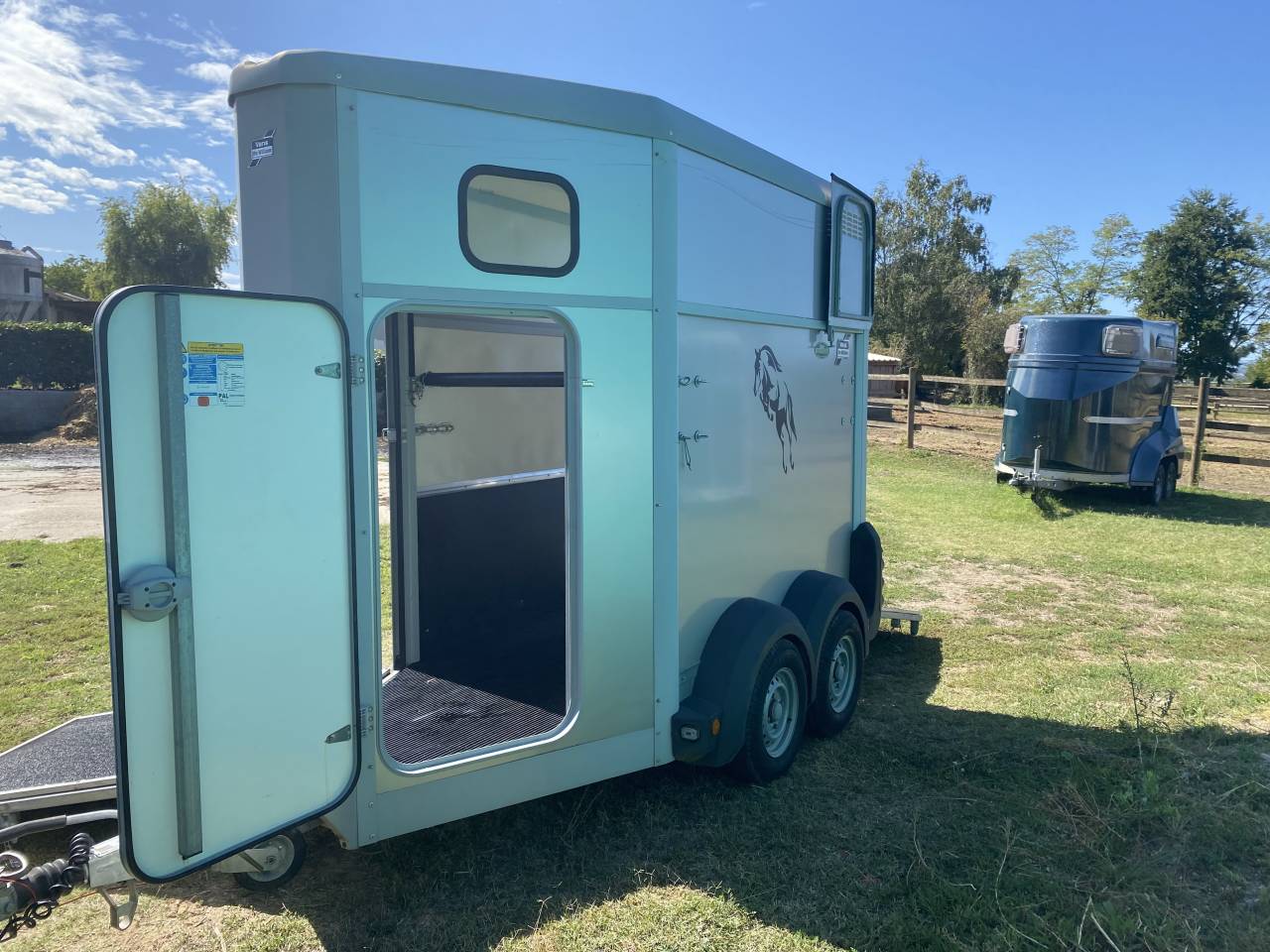Horse trailer Ifor Williams HB403 1,5 Stalls 2013 Used