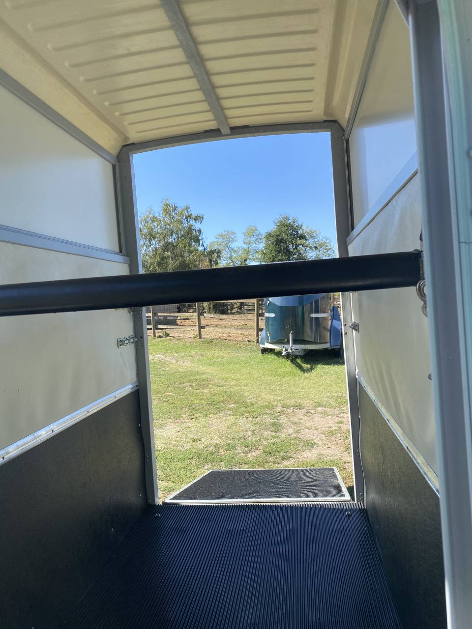 Horse trailer Ifor Williams HB403 1,5 Stalls 2013 Used