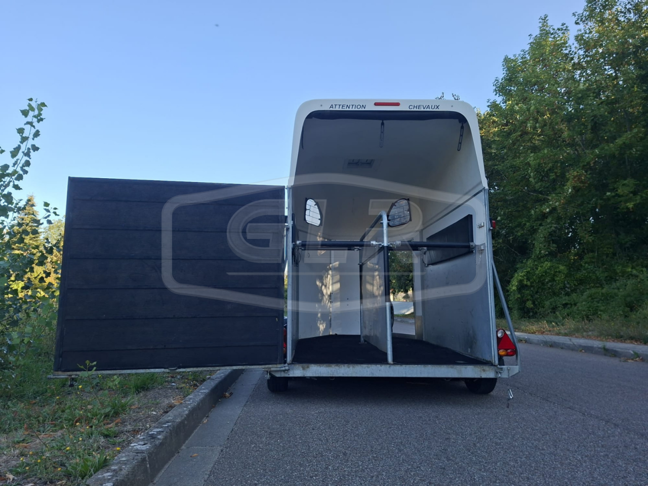 Horse trailer Cheval Liberte Gold First Premium 2 Stalls 2017 Used