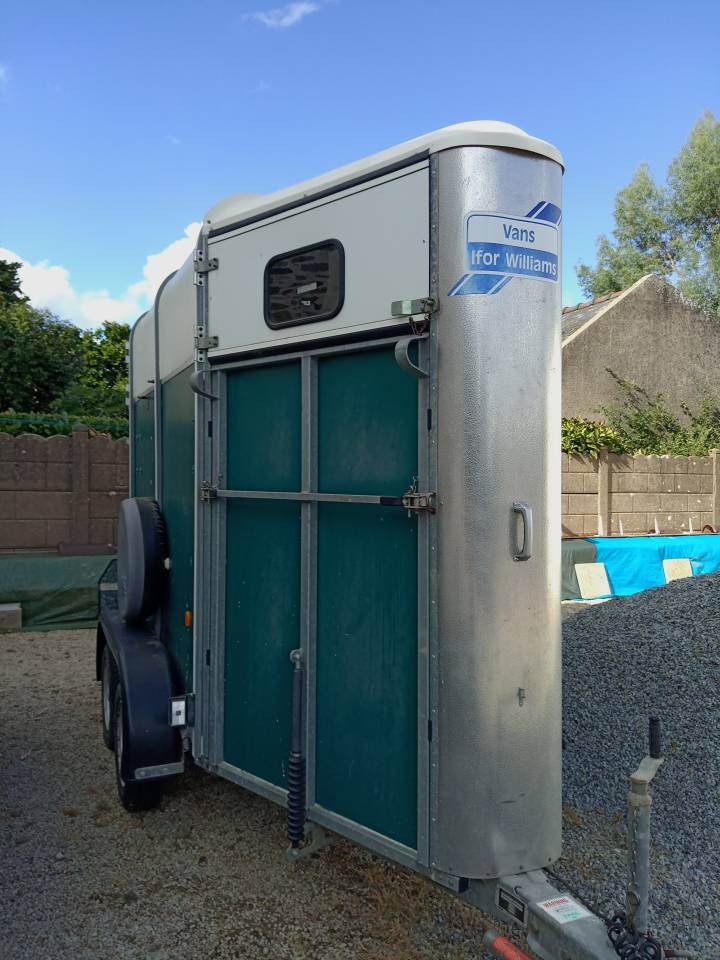 Horse trailer Ifor Williams HB401R 1,5 Stalls 2003 Used