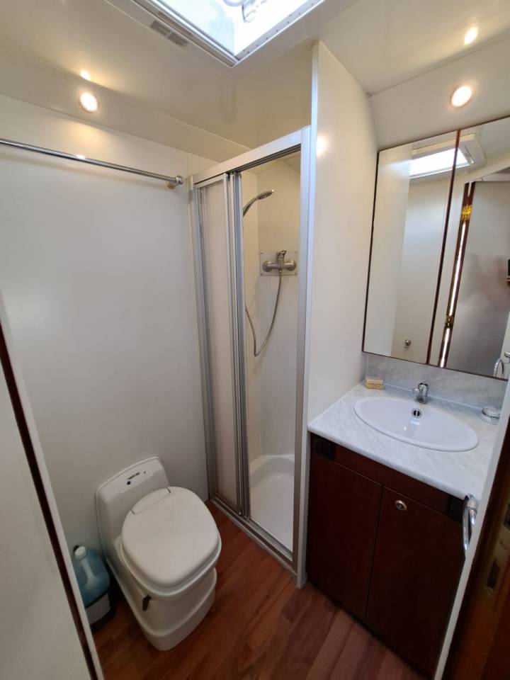 Horsebox NON-HGV AKX  2005 Used