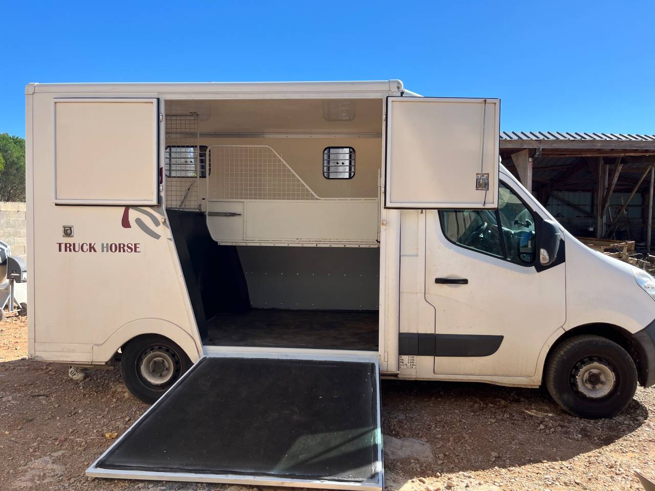 Horsebox HGV Renault 2.3 DCI  2010 Used
