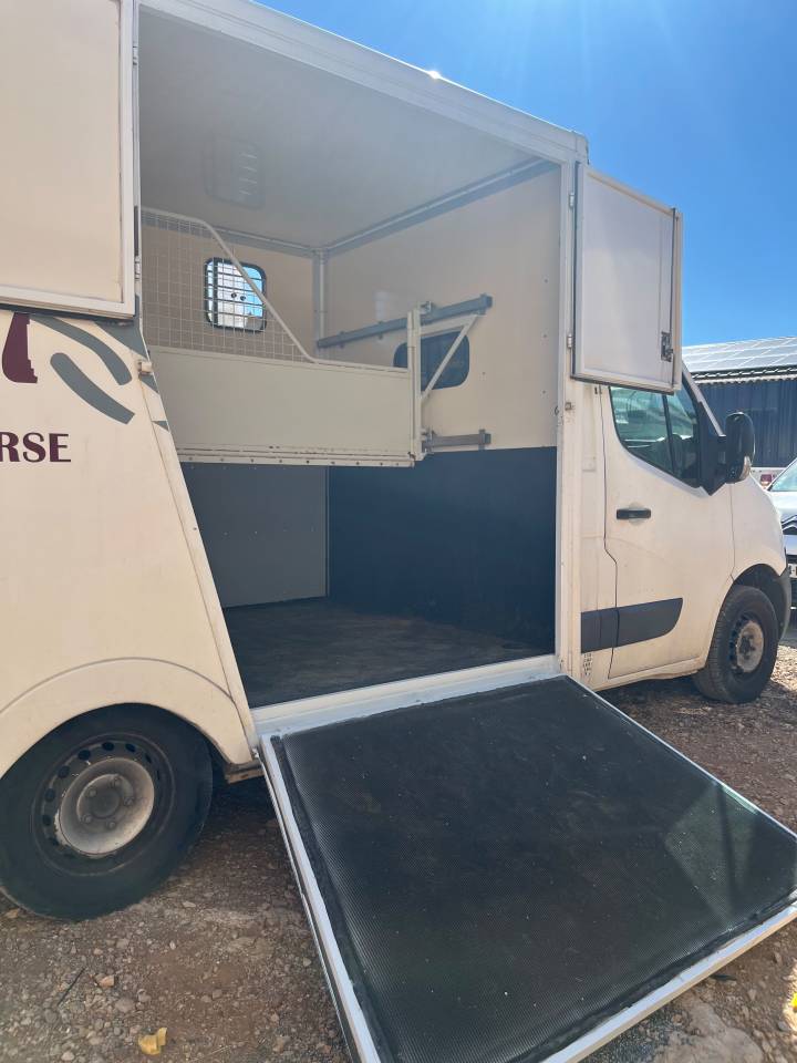 Horsebox HGV Renault 2.3 DCI  2010 Used