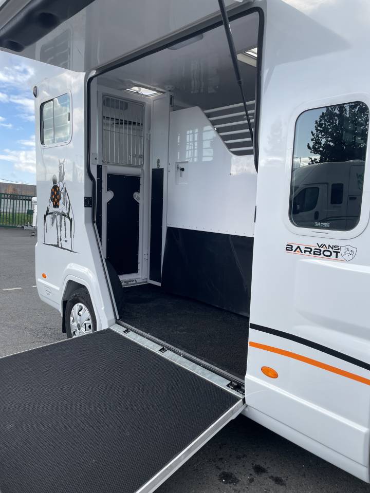 Horsebox HGV Barbot Boxer 2025 Used