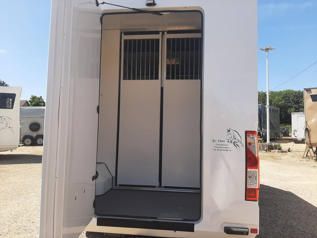 Horsebox HGV Renault Master 2022 Used