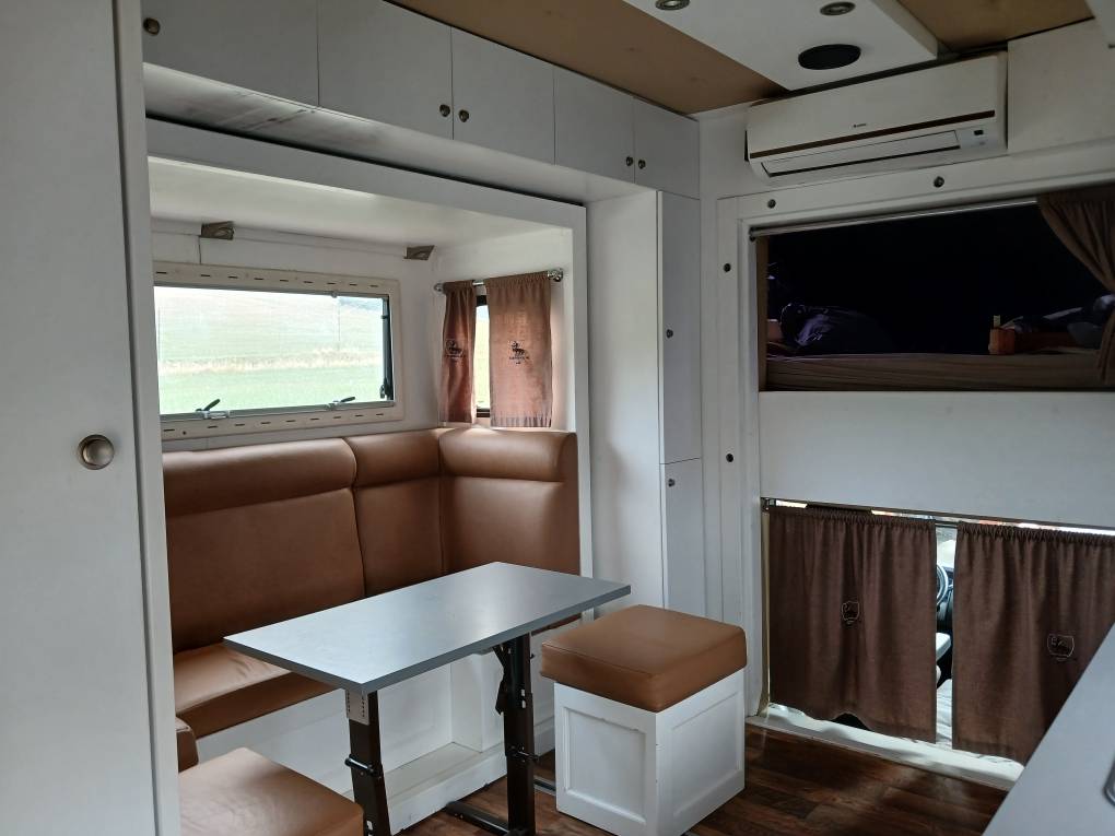 Horsebox NON-HGV Renault MILDIUM 280 DXI 2008 Used