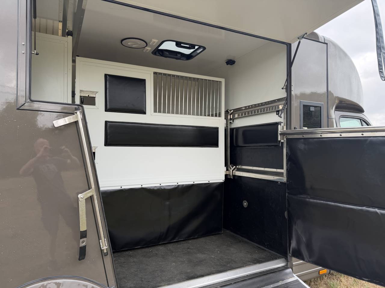 Horsebox HGV Renault Master Equimatt 2022 New