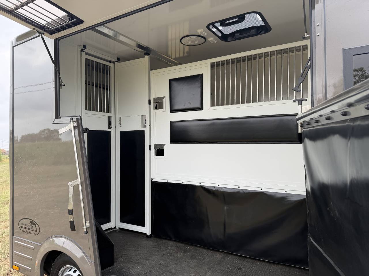 Horsebox HGV Renault Master Equimatt 2022 New