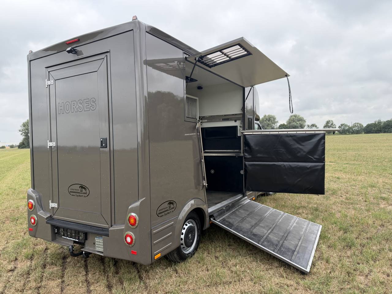 Horsebox HGV Renault Master Equimatt 2022 New