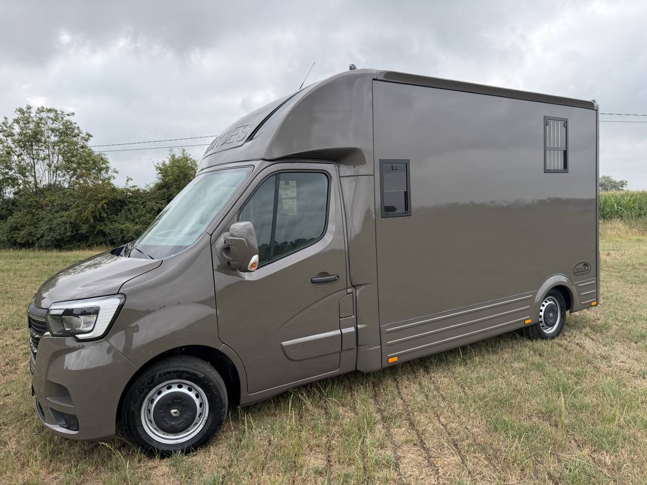 Horsebox HGV Renault Master Equimatt 2022 New