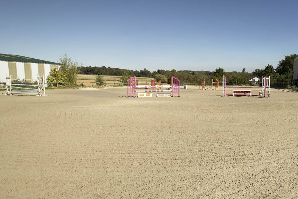 Livery yard  Essonne