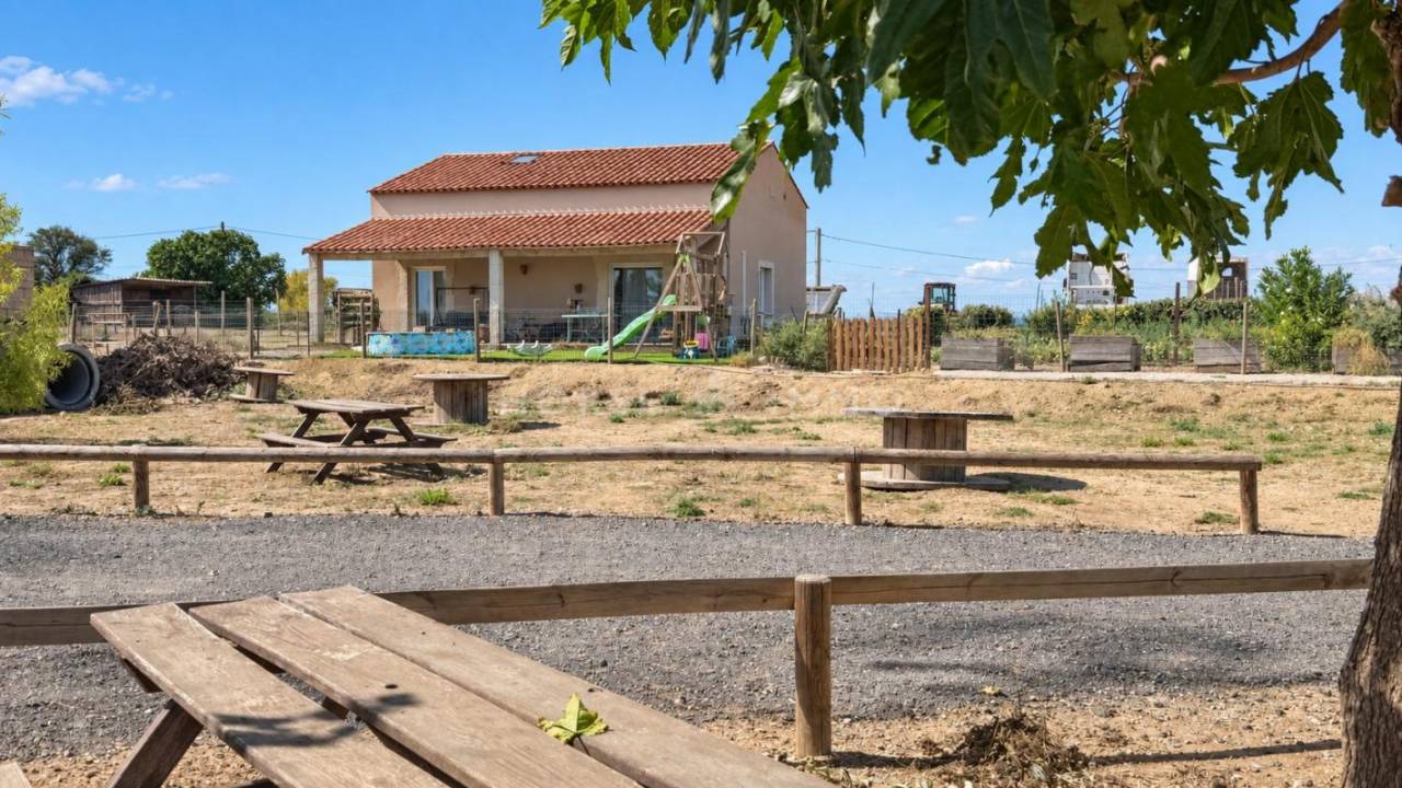 Equestrian property  H&eacute;rault