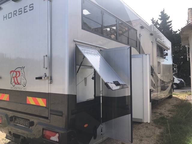 Horsebox NON-HGV Scania living 2007 Used