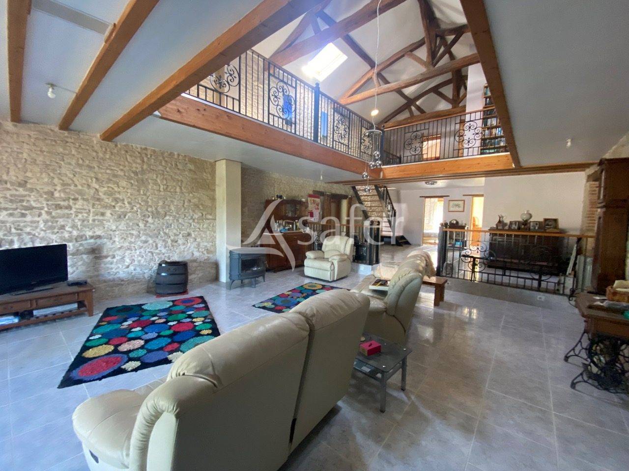 Other country property  Vend&eacute;e