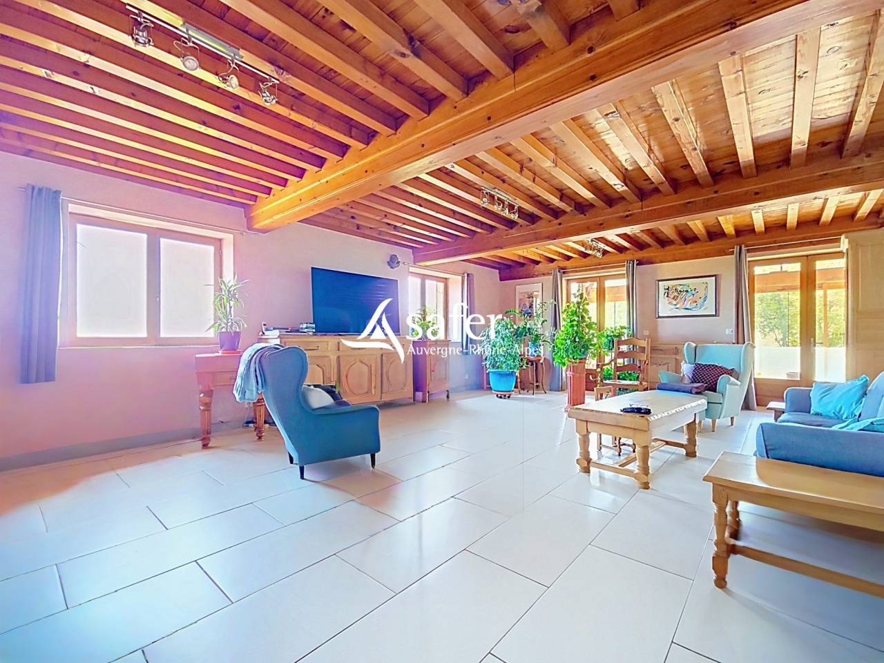 Other country property  Rh&ocirc;ne