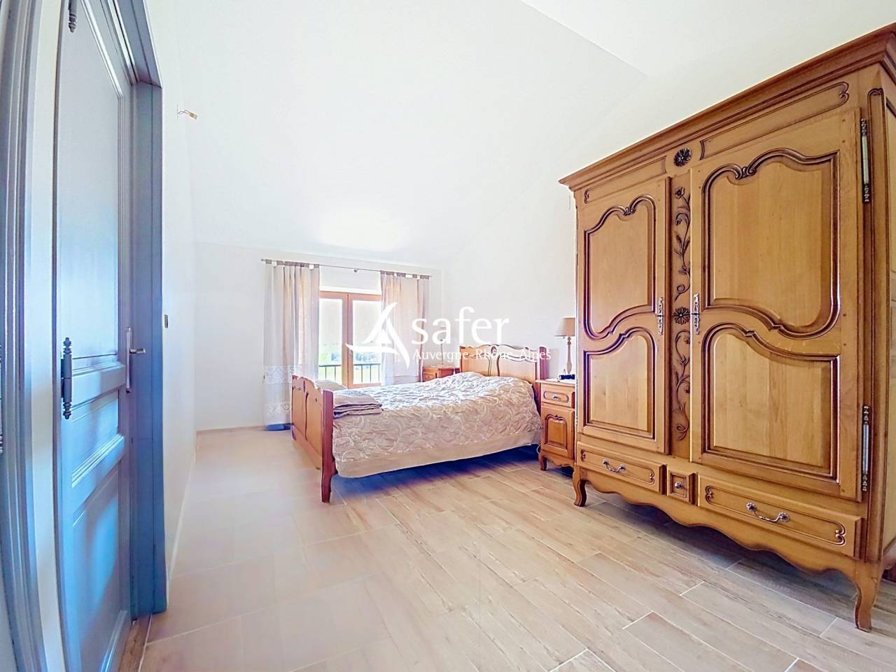 Other country property  Rh&ocirc;ne