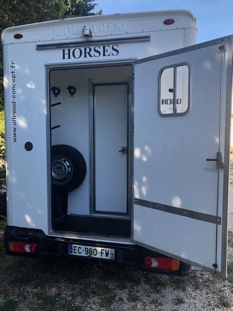Horsebox HGV Peugeot equitreck 2016 Used