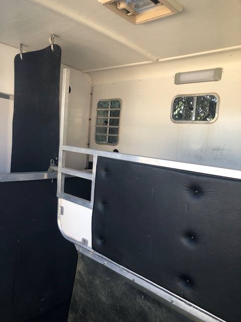 Horsebox HGV Peugeot equitreck 2016 Used