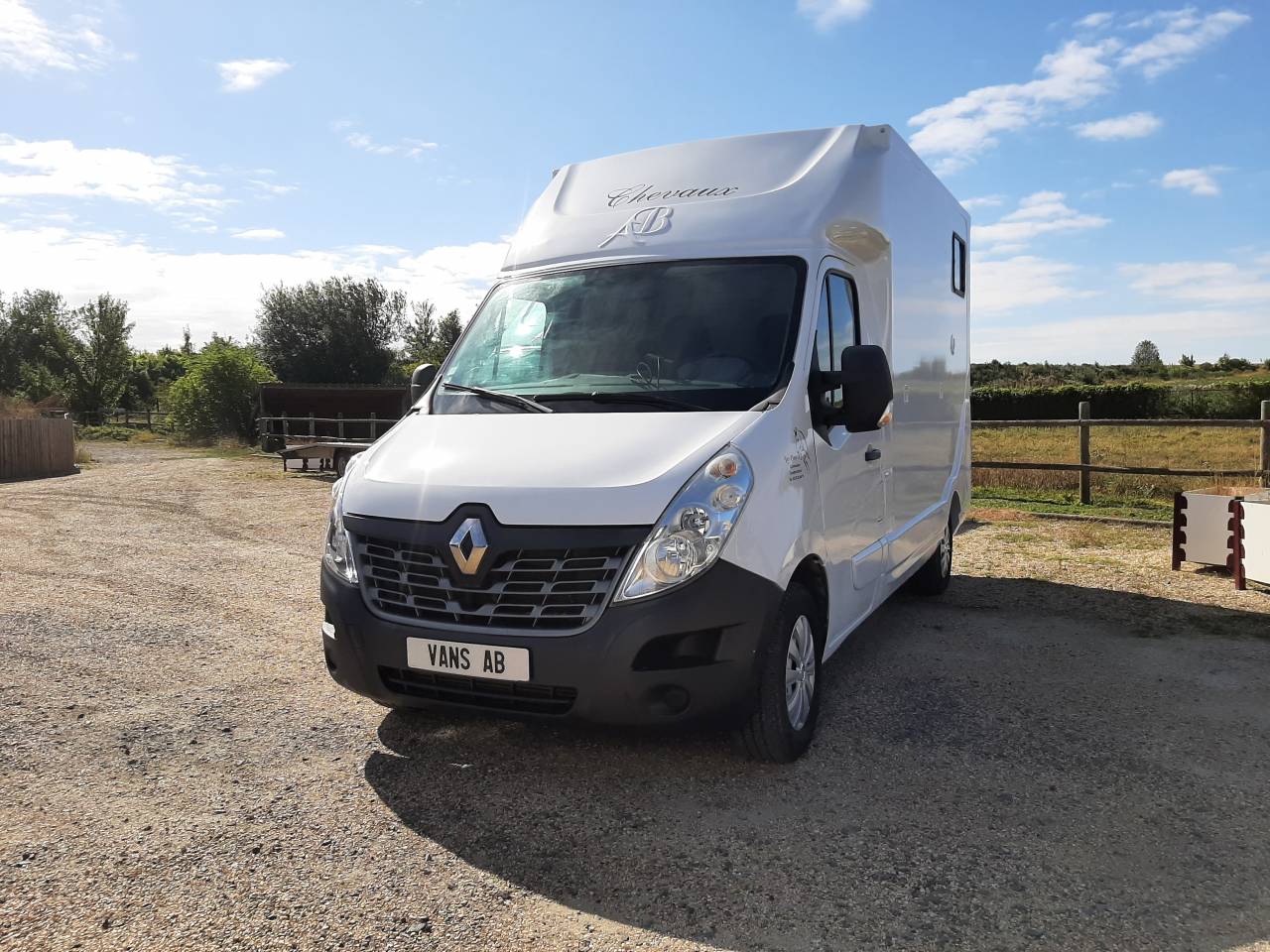 Horsebox HGV Renault Master 2020 Used