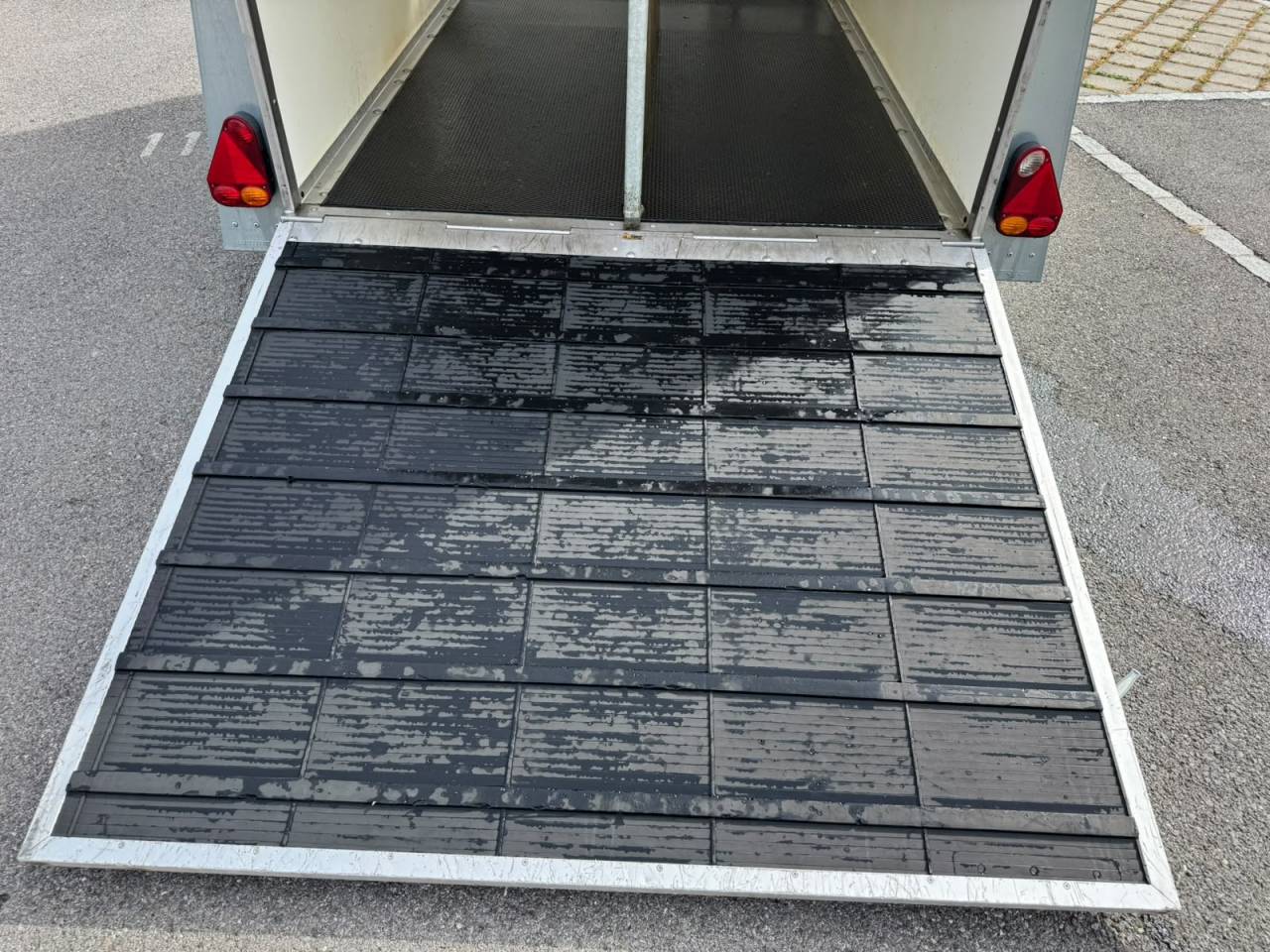 Horse trailer WM Meyer Nevada Reno 2 Stalls 2014 Used