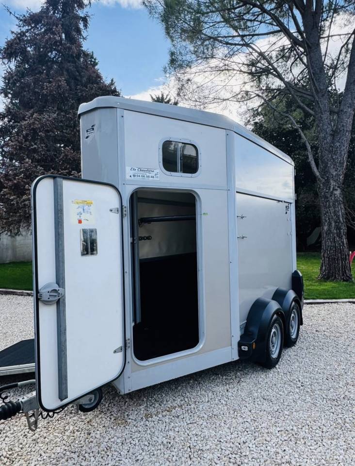Horse trailer Ifor Williams HB403 1,5 Stalls 2015 Used