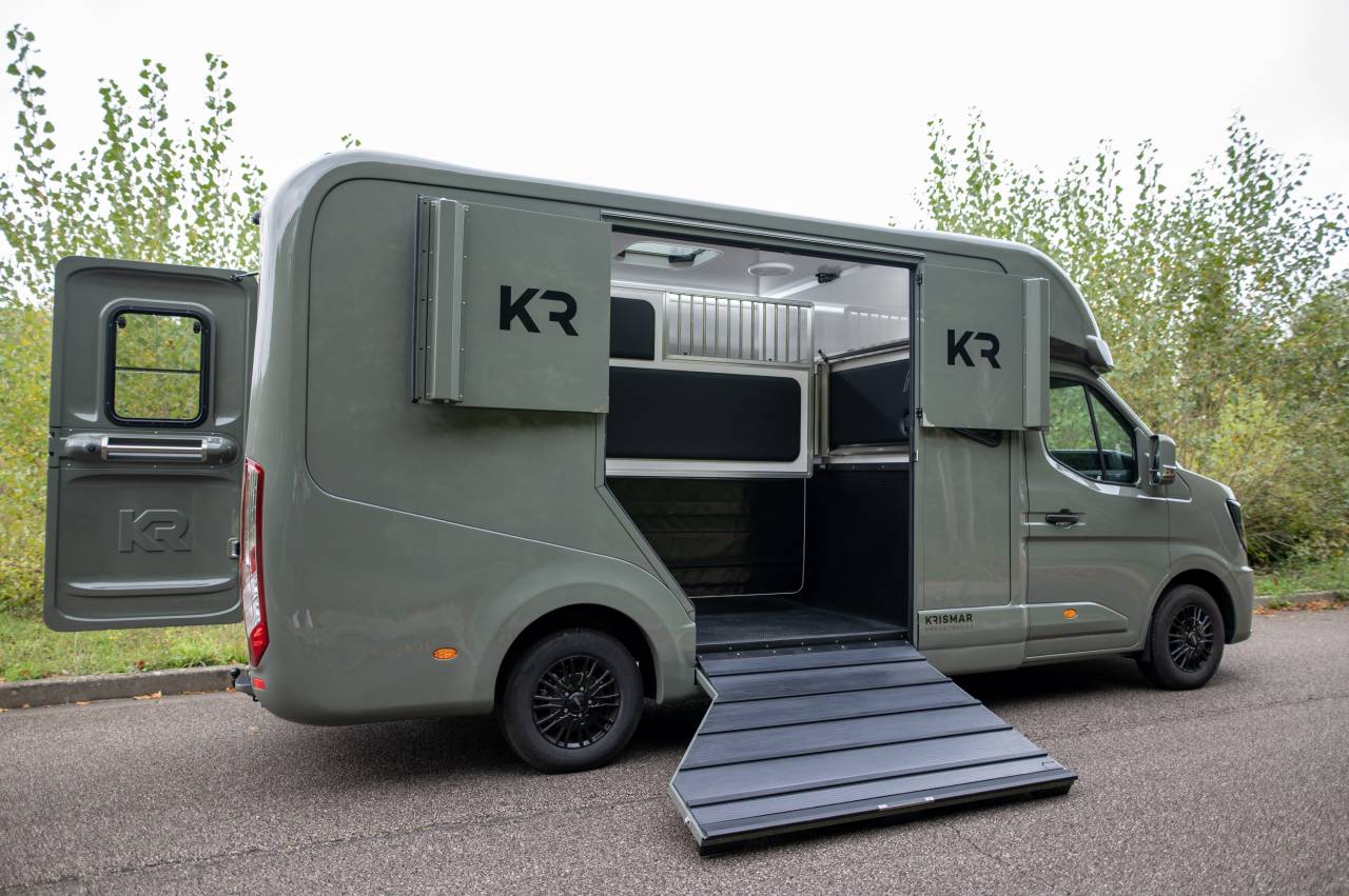 Horsebox HGV Krismar Renault Master 2025 Used