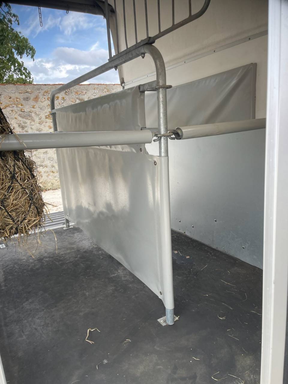 Horse trailer Cheval Liberte GOLD 2 Stalls 2010 Used