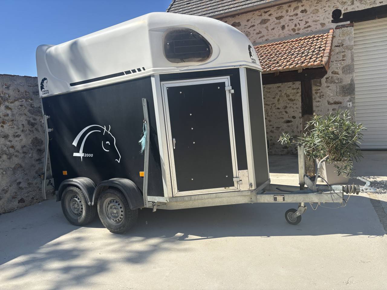 Horse trailer Cheval Liberte GOLD 2 Stalls 2010 Used