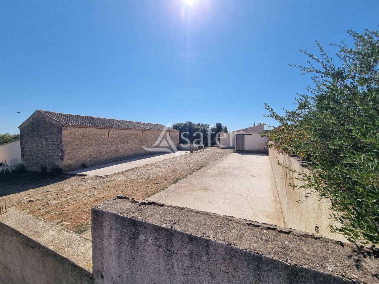Other country property  H&eacute;rault